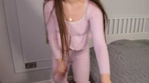 Snapshot of wandaburn chatting on 12/06/24, 04:25 wandaburn online show from 12/06/24, 04:25