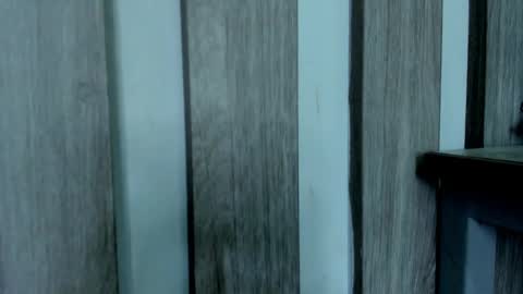 Snapshot of wandaloov chatting on 12/15/24, 06:04  wanda  online show from 12/15/24, 06:04