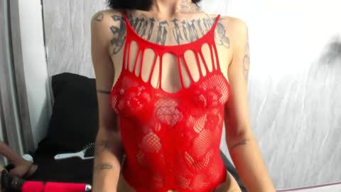 Snapshot of wandaloov chatting on 11/15/25, 03:48 wanda online show from 11/15/25, 03:48