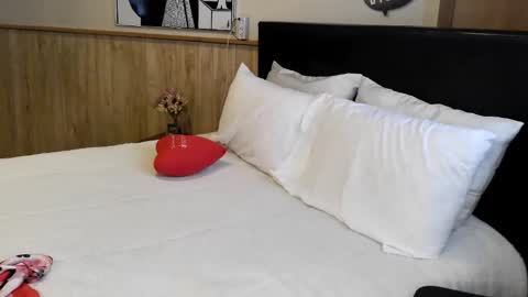 wanderlustgaal online show from 09/10/25, 04:07