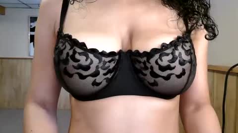 wanderlustgaal online show from 11/24/25, 03:56