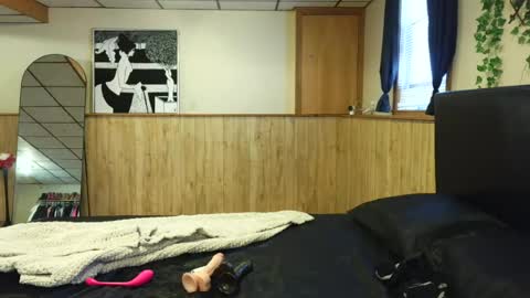 wanderlustgaal online show from 07/10/26, 01:03