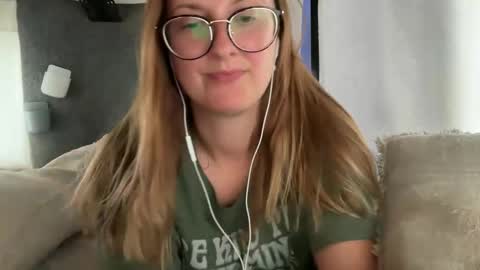 Snapshot of wanderlustjade chatting on 04/06/26, 10:00 Jade Adonis online show from 04/06/26, 10:00