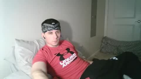 Snapshot of wannagetwitu chatting on 10/29/25, 03:20 SEND ME TIPS WHEN OFF LINE online show from 10/29/25, 03:20