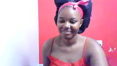 wapgirl22 online show from 06/05/26, 11:43