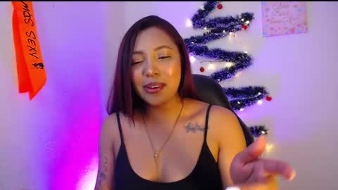 Snapshot of warisgoddes chatting on 11/30/25, 02:15 EMILY online show from 11/30/25, 02:15