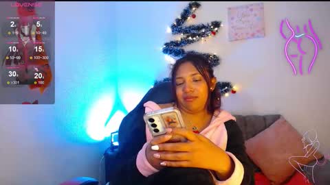 Snapshot of warisgoddes chatting on 12/04/25, 11:08 EMILY online show from 12/04/25, 11:08