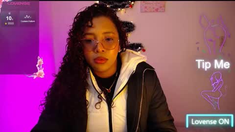 Snapshot of warisgoddes chatting on 12/14/25, 02:39 EMILY online show from 12/14/25, 02:39