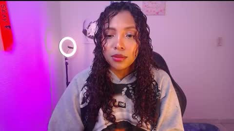 Snapshot of warisgoddes chatting on 01/19/26, 07:12 EMILY online show from 01/19/26, 07:12