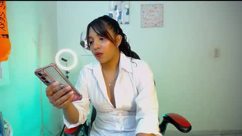 Snapshot of warisgoddes chatting on 03/15/26, 10:10 EMILY online show from 03/15/26, 10:10