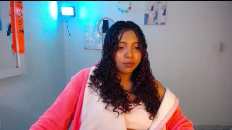 Snapshot of warisgoddes chatting on 04/13/26, 01:11 EMILY online show from 04/13/26, 01:11