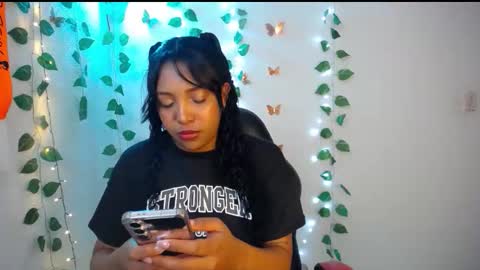 Snapshot of warisgoddes chatting on 05/08/26, 09:03 EMILY online show from 05/08/26, 09:03