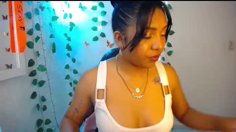 Snapshot of warisgoddes chatting on 05/14/26, 09:16 EMILY online show from 05/14/26, 09:16