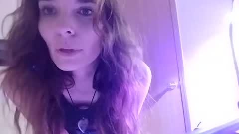 warnerkess0 online show from 10/24/25, 02:52