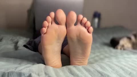 Snapshot of watchangel chatting on 10/21/25, 04:35 Angel A online show from 10/21/25, 04:35