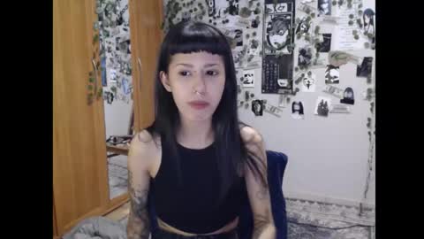 Snapshot of wavy_nights chatting on 10/10/25, 08:19 Mina online show from 10/10/25, 08:19