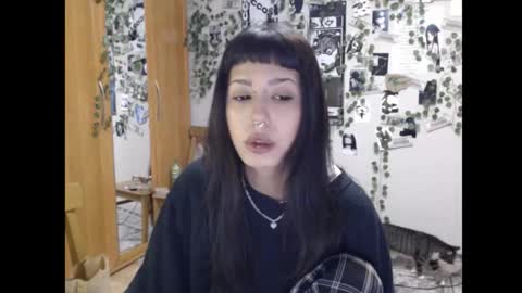 Snapshot of wavy_nights chatting on 10/21/25, 03:24 Mina online show from 10/21/25, 03:24