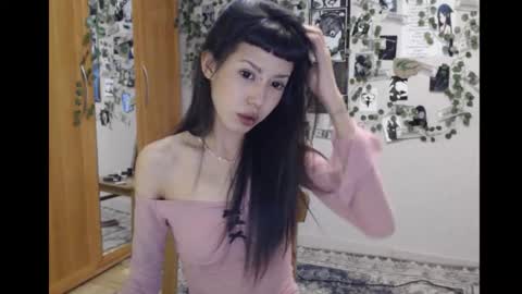 Snapshot of wavy_nights chatting on 10/26/25, 06:47 Mina online show from 10/26/25, 06:47