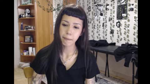 Snapshot of wavy_nights chatting on 10/30/25, 10:10 Mina online show from 10/30/25, 10:10