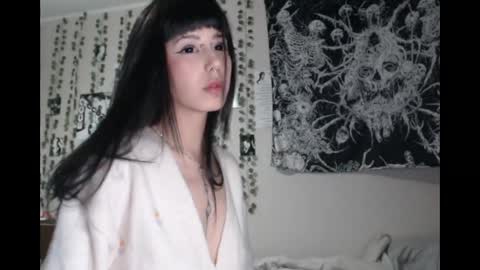 Mina online show from 05/11/26, 08:28