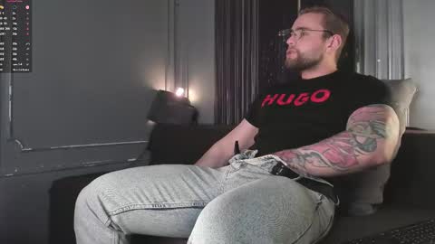 Snapshot of waynemiller_ chatting on 11/23/25, 04:45 Wayne online show from 11/23/25, 04:45