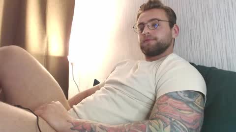 Snapshot of waynemiller_ chatting on 12/04/25, 09:40 Wayne online show from 12/04/25, 09:40