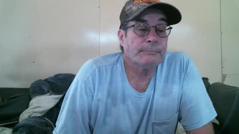 Snapshot of wbfarm chatting on 02/18/26, 06:59 WB Farm online show from 02/18/26, 06:59