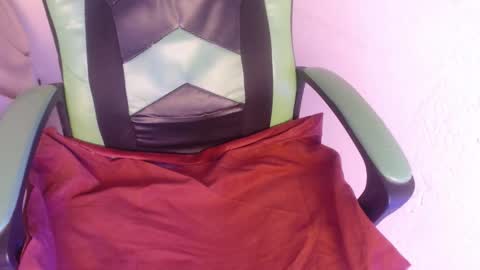 Trixie 3 online show from 10/21/25, 01:45