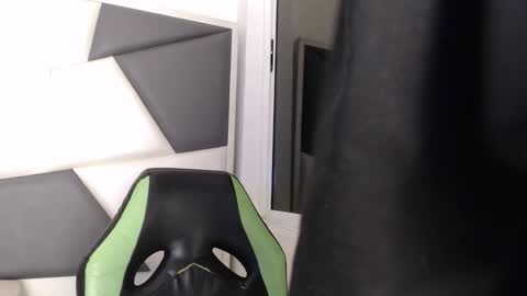 Trixie 3 online show from 10/23/25, 03:33