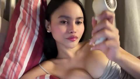 Maggie online show from 10/05/25, 04:27