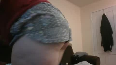 Snapshot of webcumcouple chatting on 04/05/26, 05:43 HayleyJay online show from 04/05/26, 05:43
