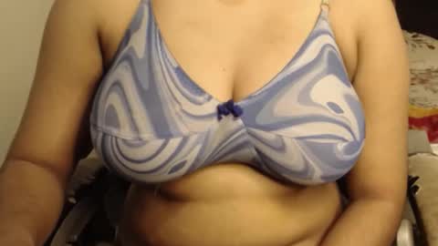 mina online show from 12/04/25, 09:23