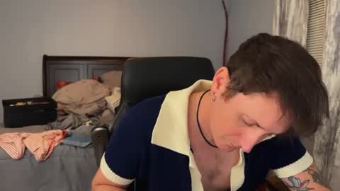 Snapshot of webslingxxxx chatting on 12/18/24, 10:57 webslingxxxx online show from 12/18/24, 10:57