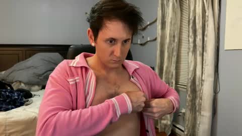 Snapshot of webslingxxxx chatting on 01/02/25, 01:06 webslingxxxx online show from 01/02/25, 01:06