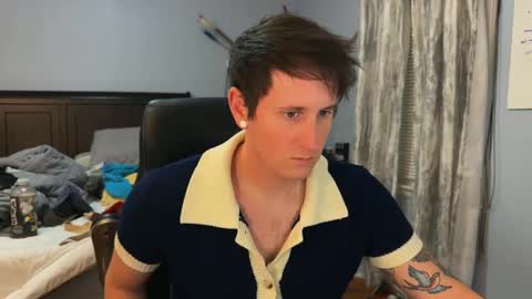 Snapshot of webslingxxxx chatting on 01/14/25, 12:11 webslingxxxx online show from 01/14/25, 12:11