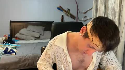 Snapshot of webslingxxxx chatting on 03/12/25, 12:53 webslingxxxx online show from 03/12/25, 12:53