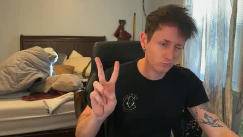 Snapshot of webslingxxxx chatting on 10/22/25, 01:44 webslingxxxx online show from 10/22/25, 01:44