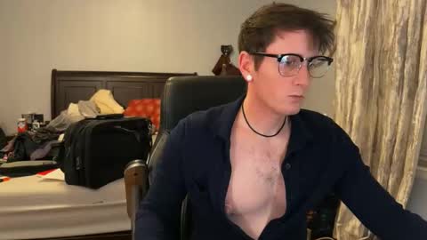 Snapshot of webslingxxxx chatting on 11/25/25, 02:00 webslingxxxx online show from 11/25/25, 02:00