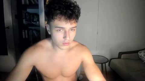 Snapshot of wee_willy_winky chatting on 06/10/26, 11:24 wee_willy_winky online show from 06/10/26, 11:24