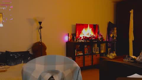  moon  online show from 10/31/25, 09:05