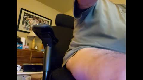 Snapshot of welderod chatting on 10/01/25, 04:57 welderod online show from 10/01/25, 04:57