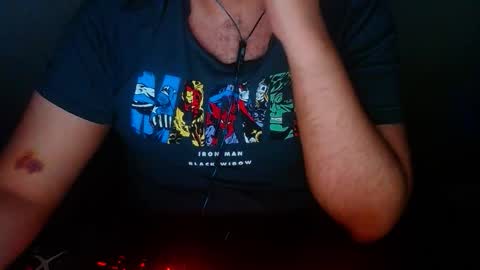 Snapshot of wellingtont chatting on 11/21/25, 02:21 wellingtont online show from 11/21/25, 02:21