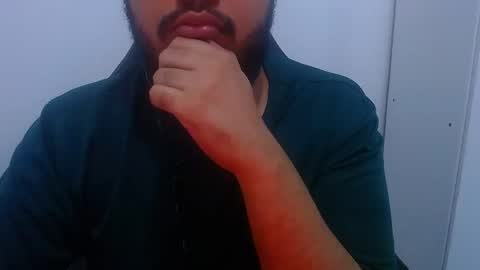 Snapshot of wellingtont chatting on 12/15/25, 07:51 wellingtont online show from 12/15/25, 07:51