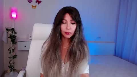 Wendi Foster online show from 11/21/25, 06:39