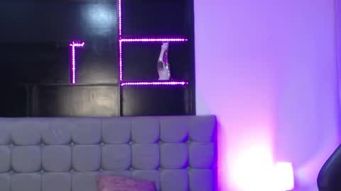 Snapshot of wendy_1_ chatting on 03/20/26, 02:49 wendy_1_ online show from 03/20/26, 02:49