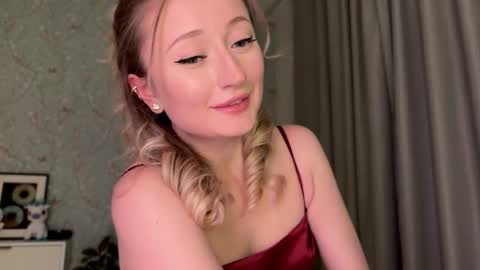 Snapshot of wendy_amber chatting on 11/02/25, 05:04 Daisy online show from 11/02/25, 05:04