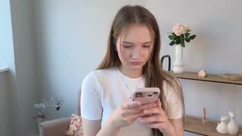 Snapshot of wendy_ross_ chatting on 06/12/26, 07:18 Elsa online show from 06/12/26, 07:18