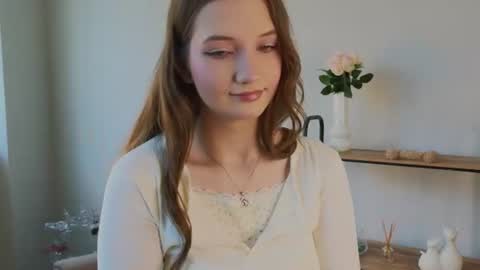 Snapshot of wendy_ross_ chatting on 06/13/26, 06:33 Elsa online show from 06/13/26, 06:33