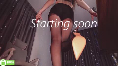 Snapshot of wendyemily chatting on 10/20/25, 04:02 wendyemily online show from 10/20/25, 04:02