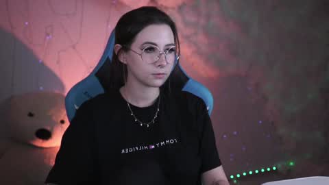 little girl who is always rightLisa online show from 12/13/24, 06:21